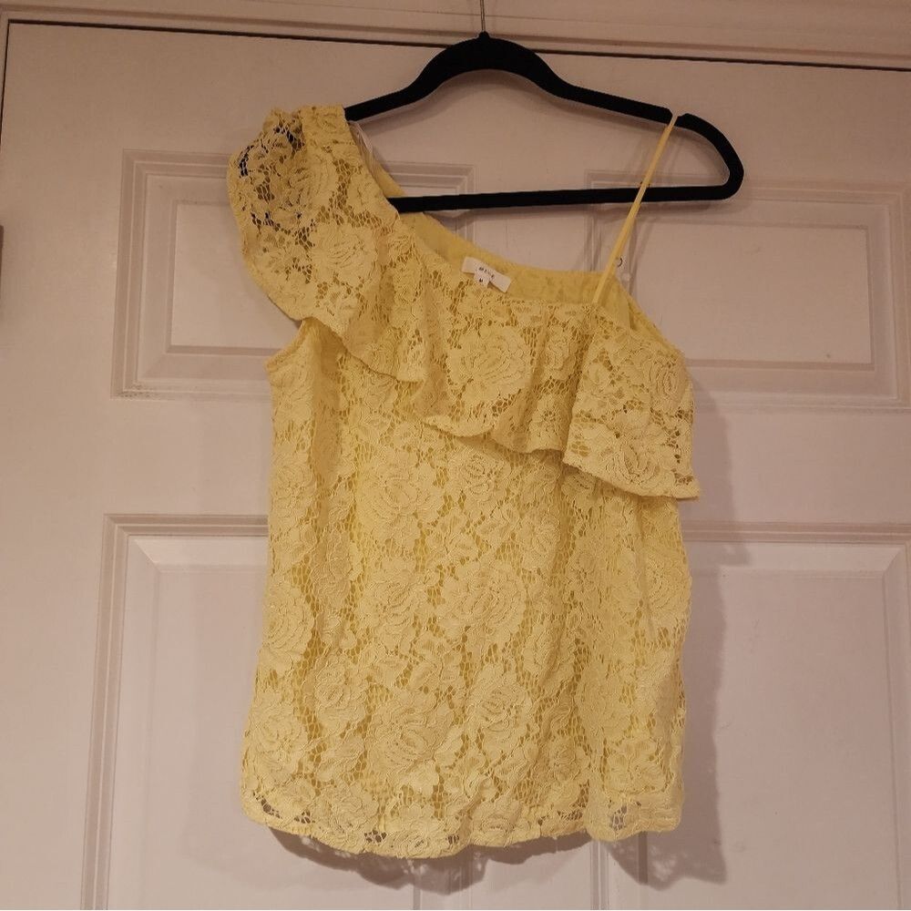 Mine yellow lace layered one shoulder blouse M